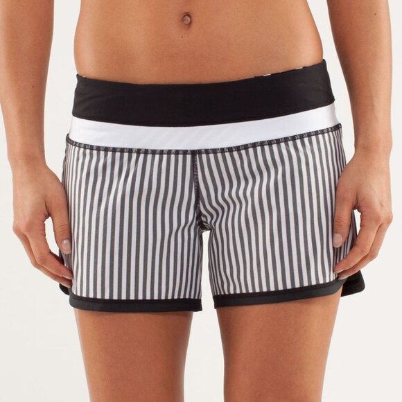 Lululemon Women's Groovy Run Short Classic Stripe Black White Black Size 6 - Picture 1 of 10